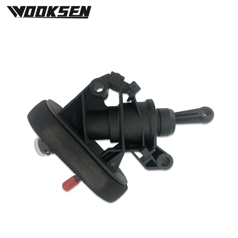 1766725 1529439 8V517519AD AP317519AA D65141990A Clutch Master Cylinder