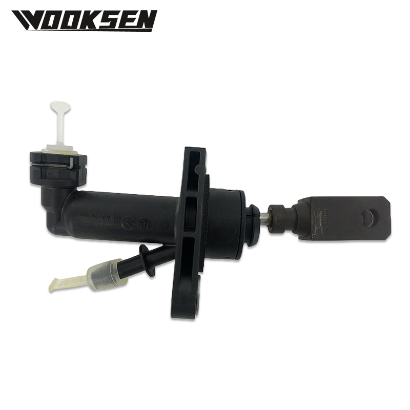 23810-79J21 23810-79J00 23810-79J01 71768365 Clutch Master Cylinder