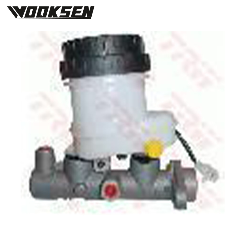 XUI1970L-1 Brake master cylinder