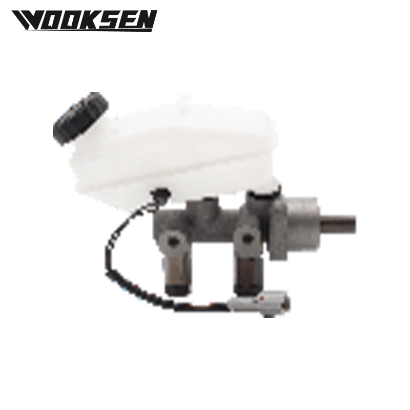 XUI1120L Brake master cylinder
