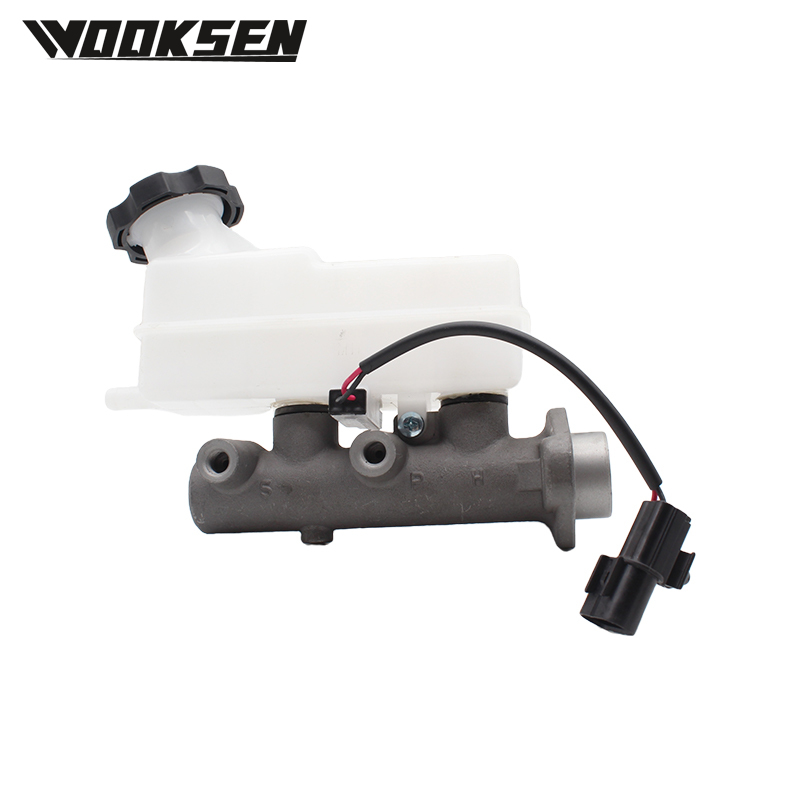 XUI1025L-1 (four holes, manual, grease nozzle) Brake master cylinder