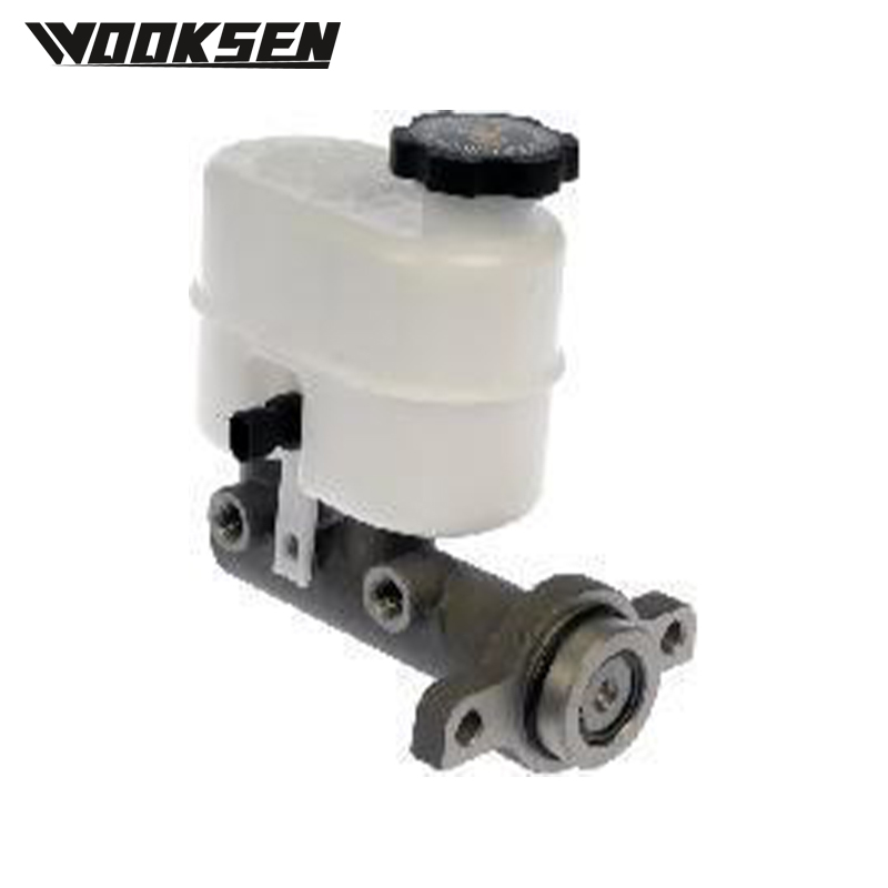 XUI1973L Brake master cylinder